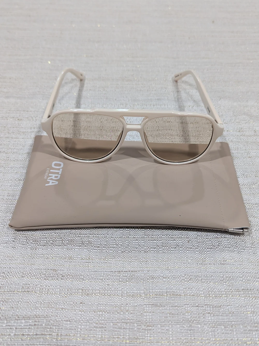 STEVIE Women's White Aviator Sunglasses - Beige Lenses